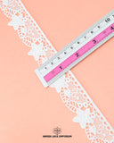 Size of the 'Edging Lace 5509' is shown as '1.25' inches with the help of a ruler