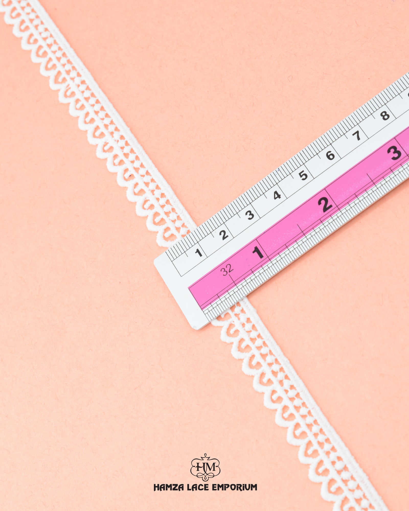 A ruler is measuring the size of the product 'Edging Scallop Lace 5934' and the 'Hamza lace' sign is written at the bottom
