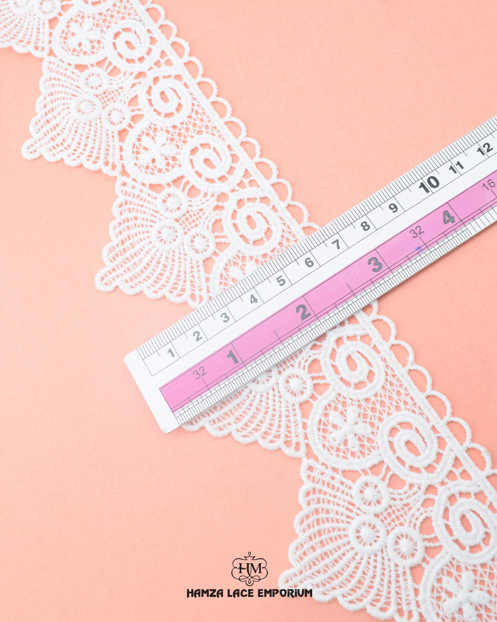 Size of the 'Edging Lace 6776' is shown as '1.5' inches with the help of a ruler