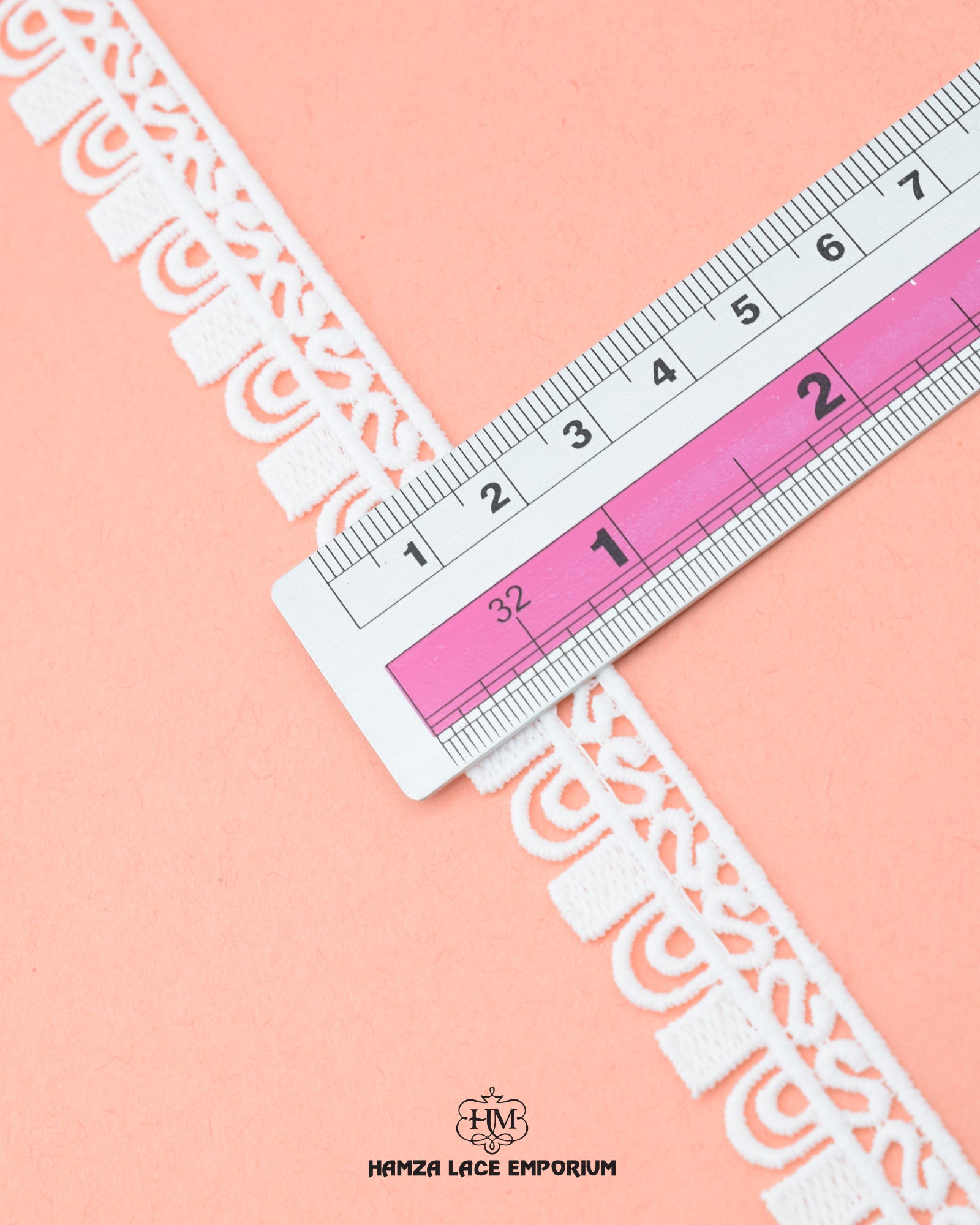 The size of the 'Edging Lace 85083' is given with the help of a ruler.