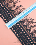 A measuring Scale is on the 'Edging Jhalar Lace 880' showing Its size as 5 inches