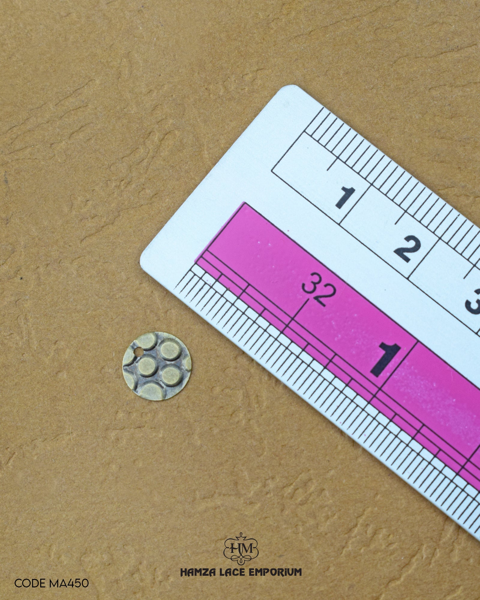The size of the Beautifully designed 'Hanging Accessory MA450' is measured by using a ruler