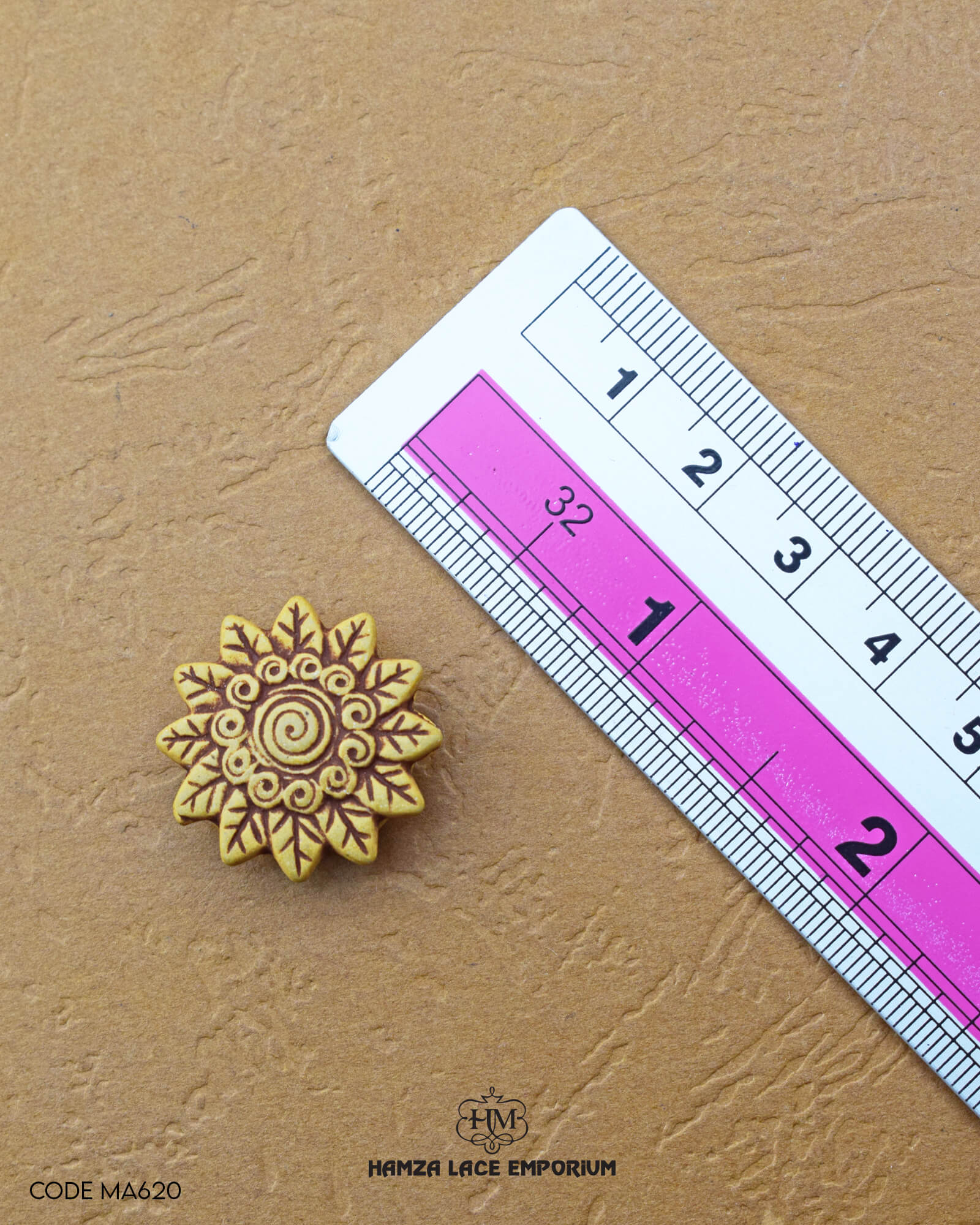 Size of the 'Star Design Wood Button MA620' is shown with a ruler