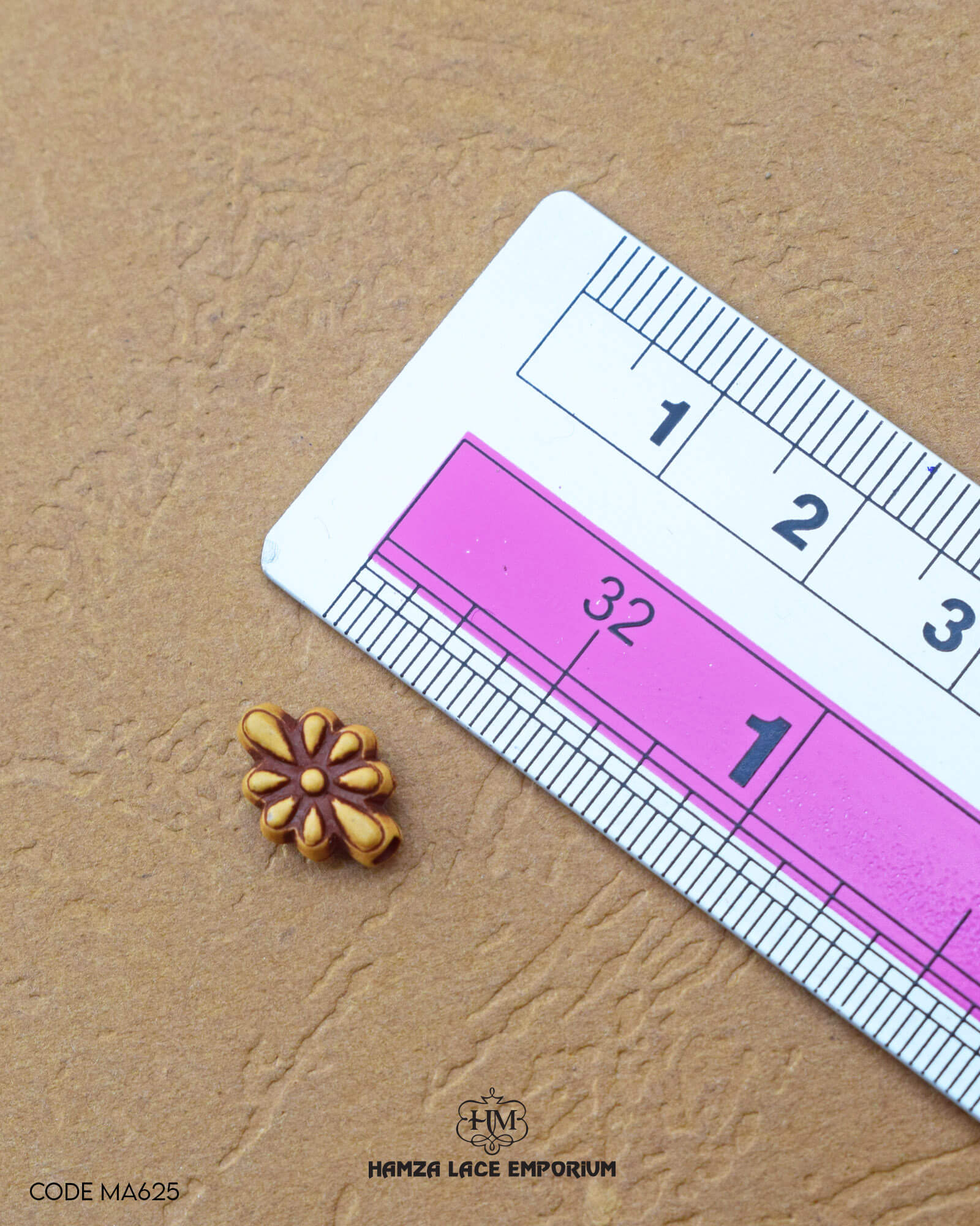 Size of the 'Flower Shape Wooden Button MA625' is shown with a ruler