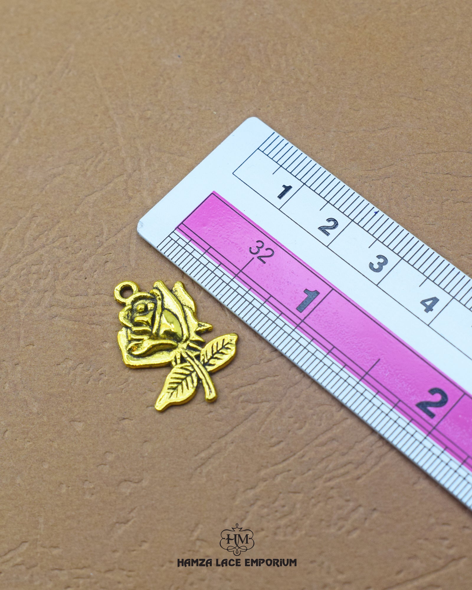 The size of the 'Rose Design Metal Button MA670' is indicated using a ruler.
