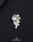 White color 'Pearl With Stone Button FBC06'