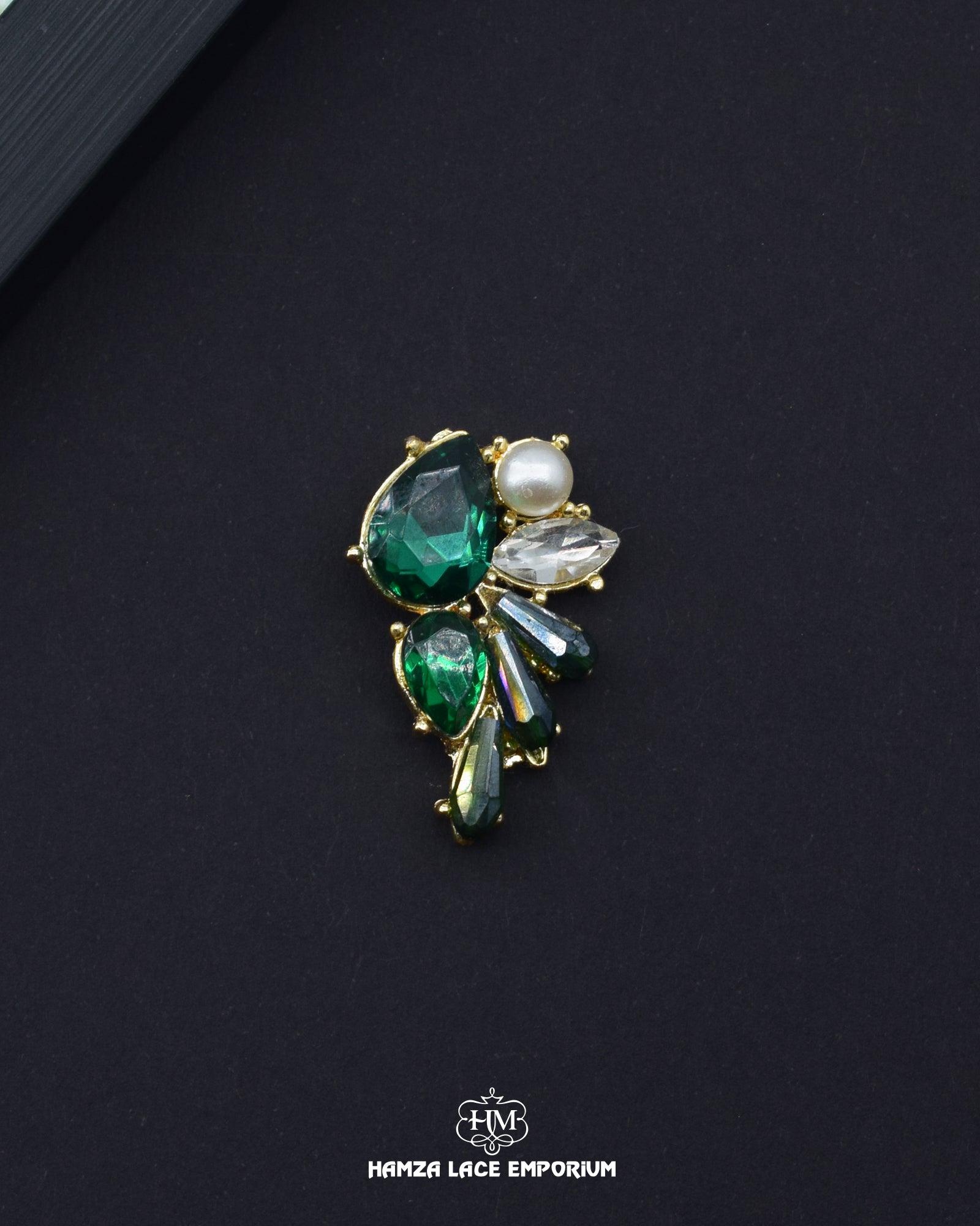 Green color 'Pearl With Stone Button FBC06'