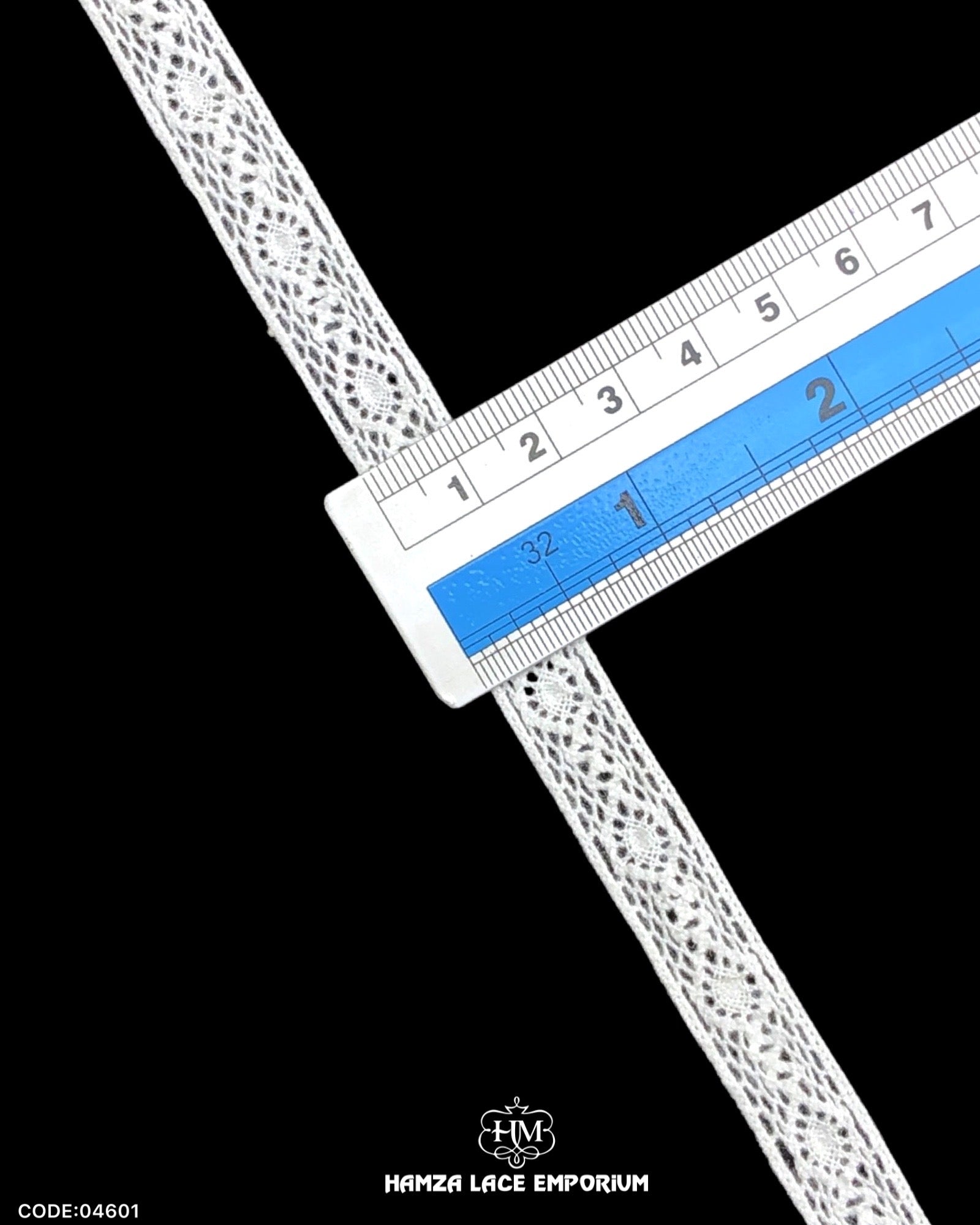 Size of the 'Center Filling Crochet Lace 04601' is shown with the help of a ruler as '0.5' inches
