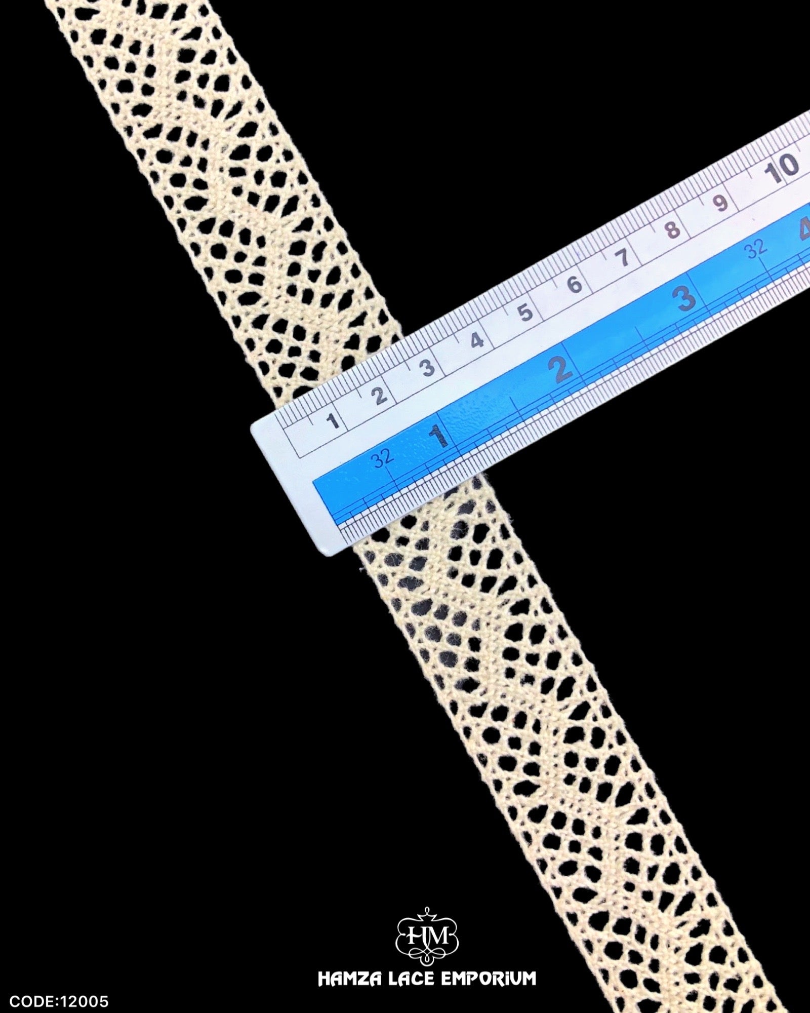 Size of the 'Center Filling Crochet Ladder Lace 04305' is shown with the help of a ruler as '1.5' inches