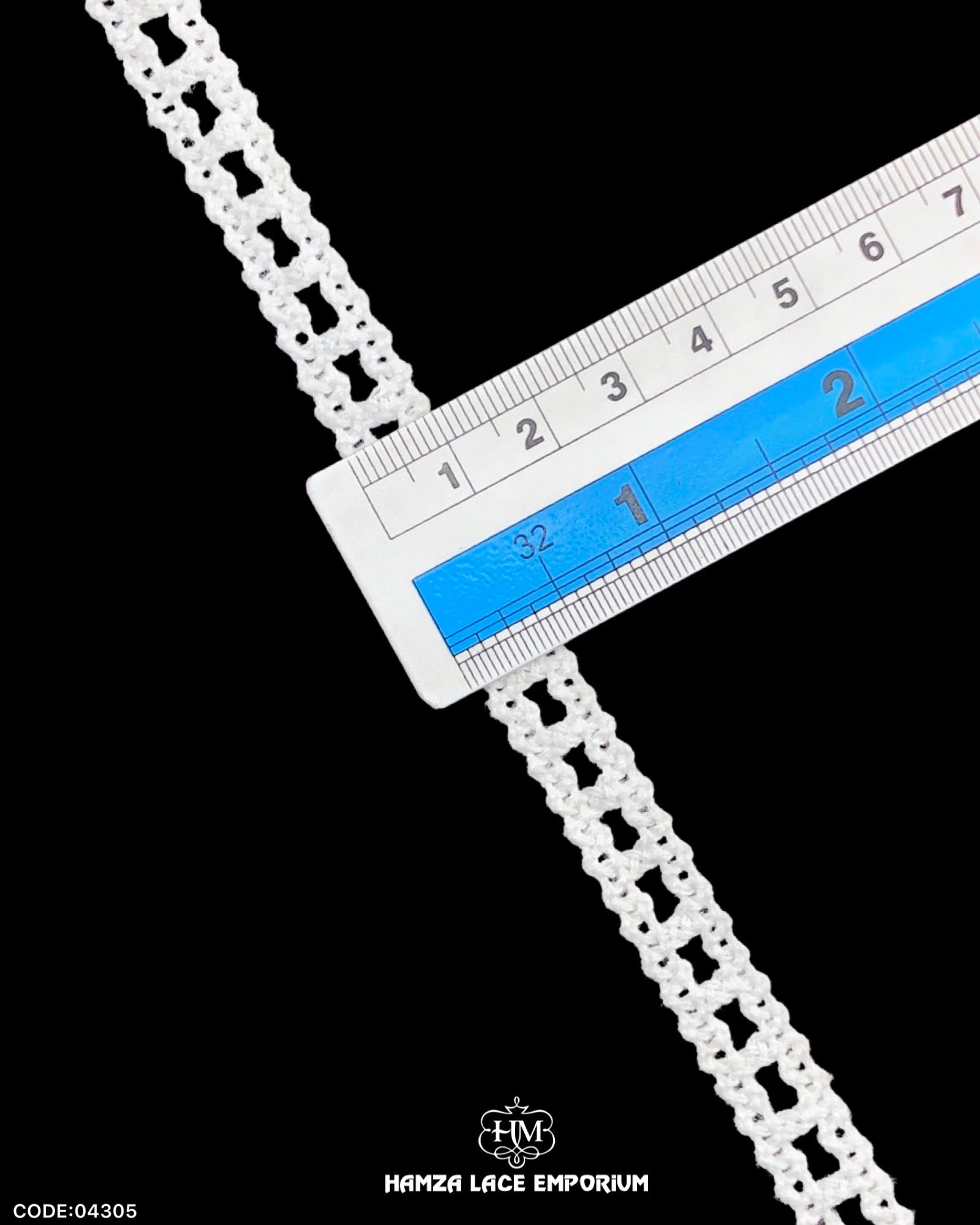Size of the 'Center Filling Crochet Ladder Lace 04305' is shown with the help of a ruler as '0.5' inches