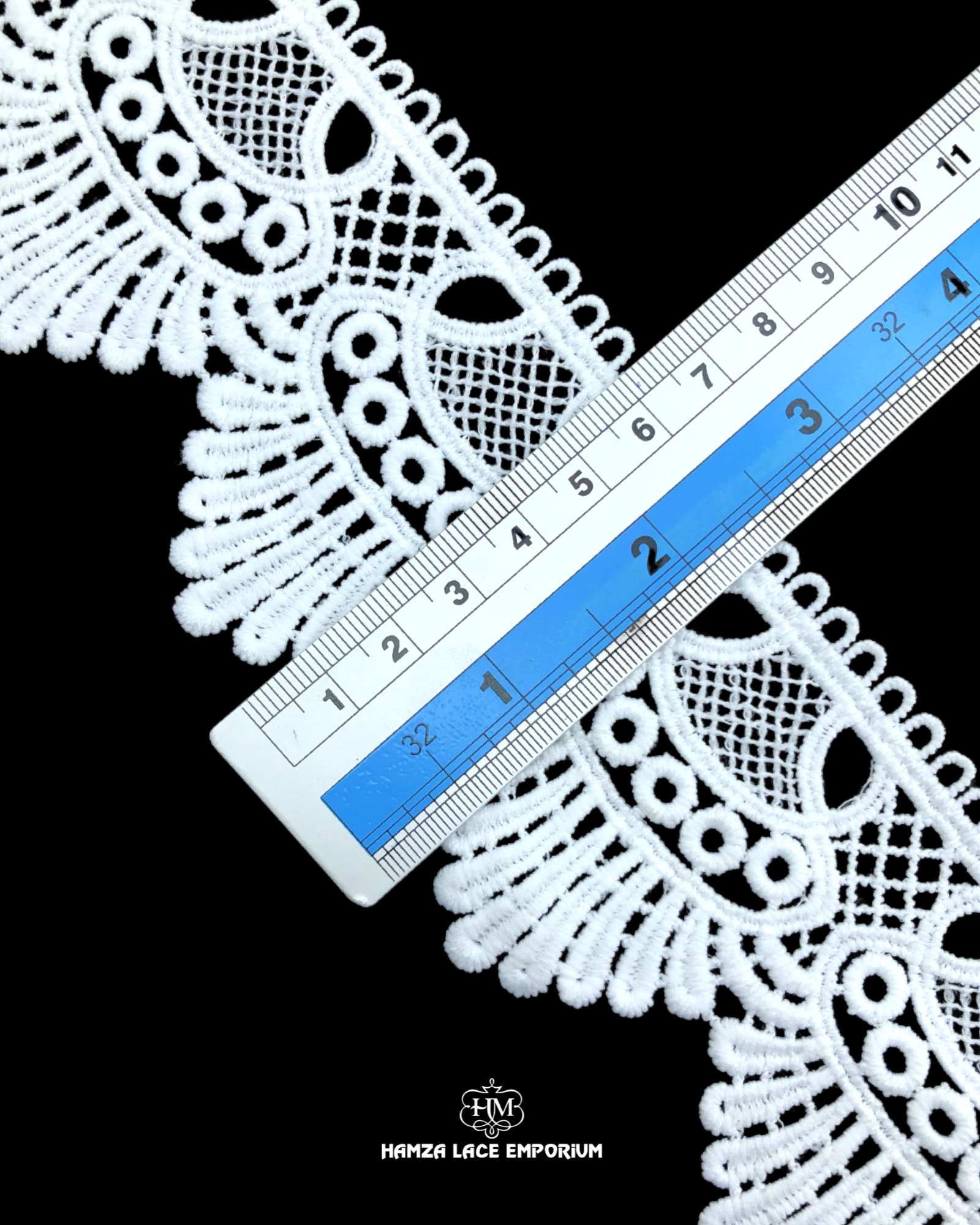 The size of the 'Edging Lace 23302' is given as '2.5' inches by placing a ruler on it