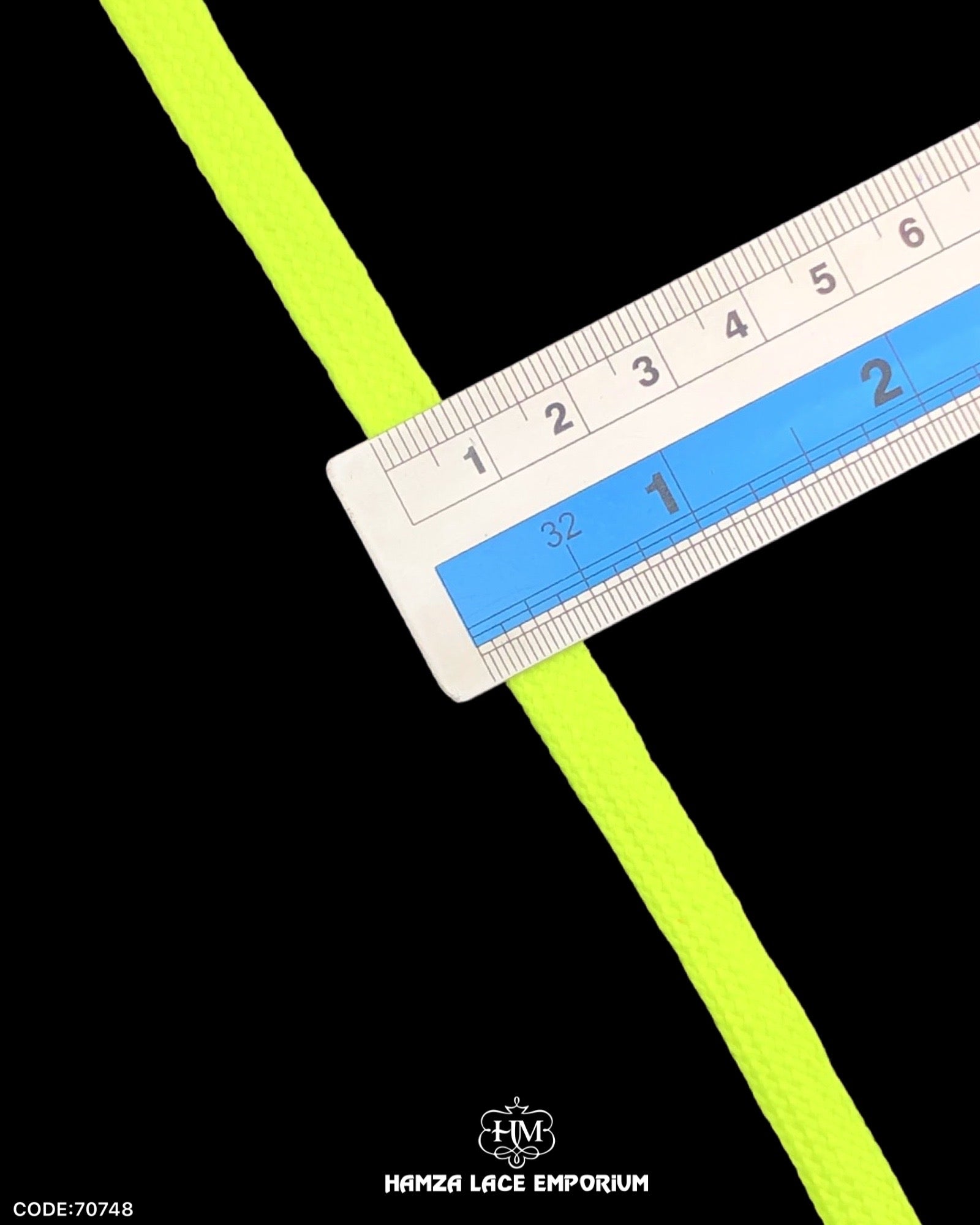 Size of the 'Center Filling Dori 70748' is displayed with the help of a ruler