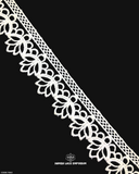The white color 'Edging Flower Lace 7552' is displayed on a black silk piece of cloth