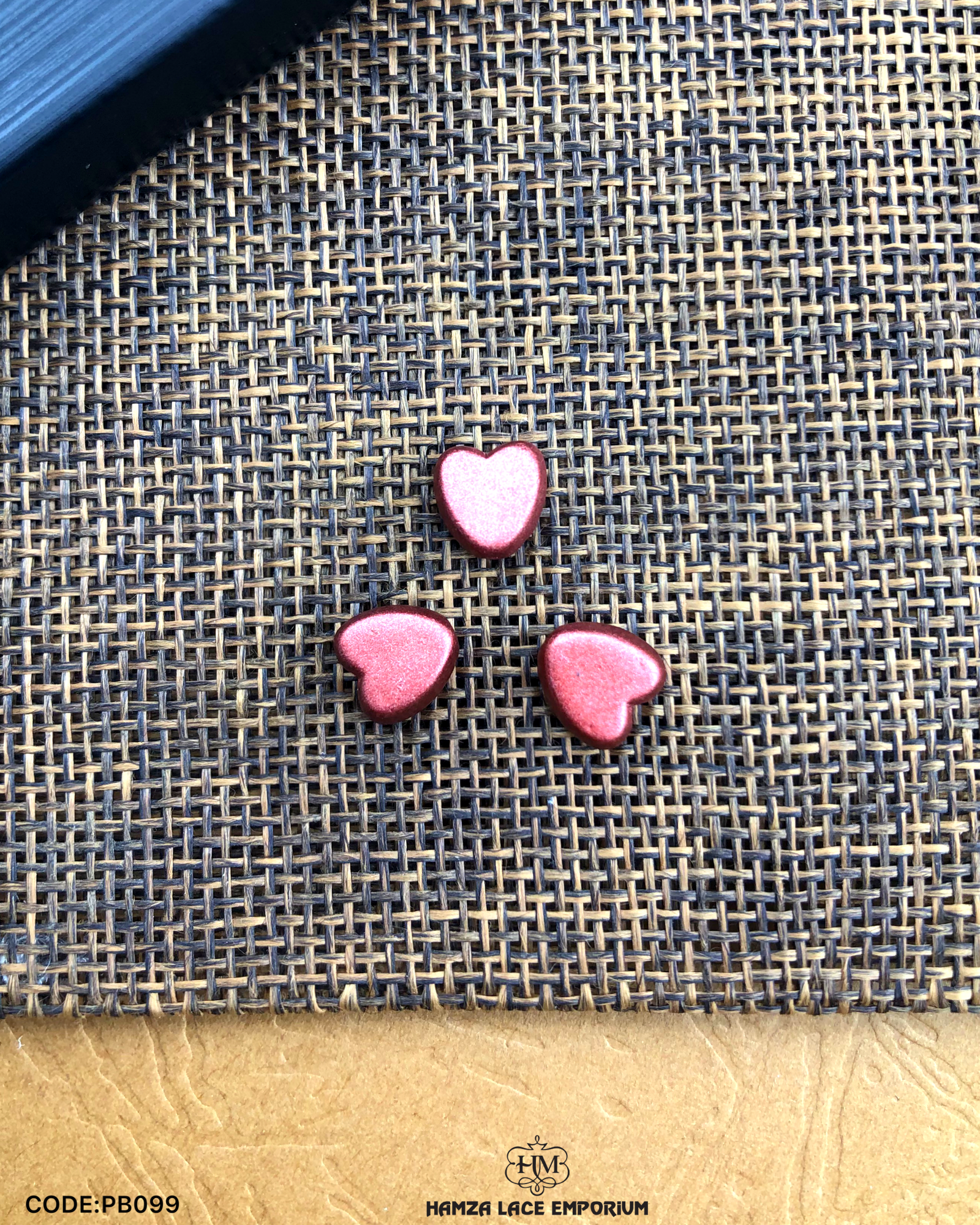 'Heart Shape Accessory PB099' - suitable for fashion and decorative purposes